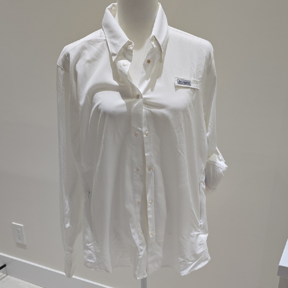 Columbia White Casual Sun Shirt - UPF 40. Omni Shade Protection